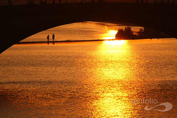 sunset under Ponte alla Carraia